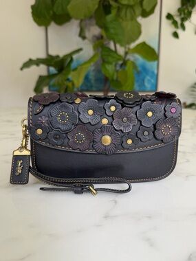 Coach 1941 Glovetanned Leather Clutch Wristlet With Tea Rose 23535 Black Oxblood